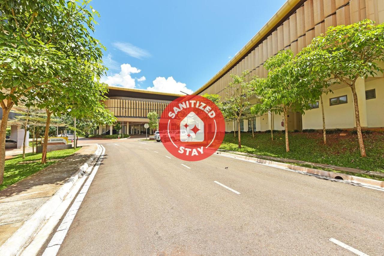 Capital O 90614 Cvia Ummul Hotel Padang Besar Exterior foto